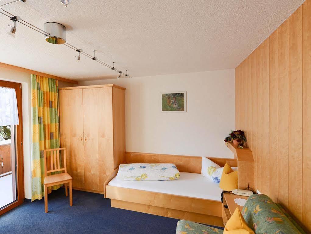 Haus Furka Hotel Damuels Luaran gambar