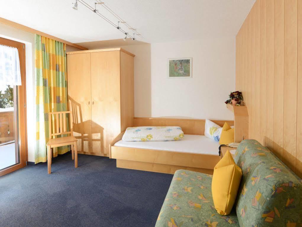 Haus Furka Hotel Damuels Luaran gambar